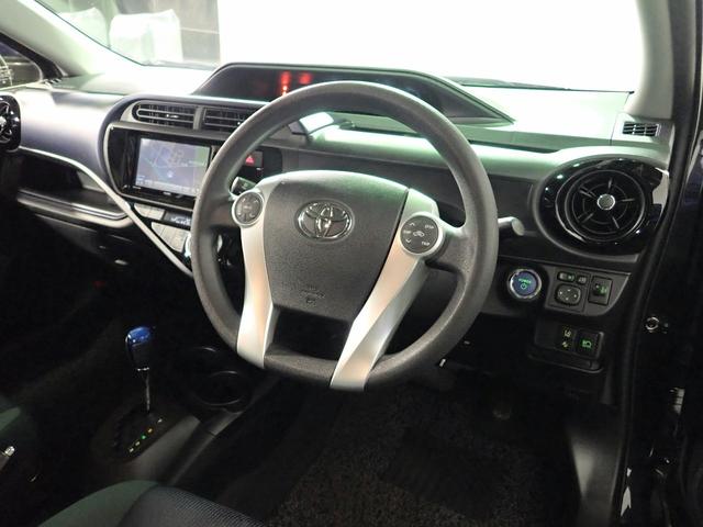 アクア Ｓ　１オーナー　禁煙車　社外ＳＤナビ　ＣＤ・ＤＶＤ再生　フルセグＴＶ　Ｂｌｕｅｔｏｏｔｈ接続　バックカメラ　インテリキー（スペア有）　ＥＴＣ　シートヒーター　トヨタセーフティーセンス　タイミングチェーン（13枚目）