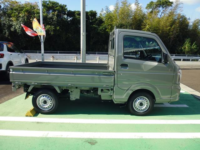 キャリイトラック ＫＣエアコン・パワステ　５ＭＴ車　パワーウィンドウ　スズキセーフティサポート　コーナーセンサー　キーレスエントリー　オートライト　純正ラジオ　元試乗車（4枚目）