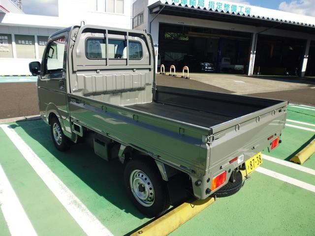 キャリイトラック ＫＣエアコン・パワステ　５ＭＴ車　パワーウィンドウ　スズキセーフティサポート　コーナーセンサー　キーレスエントリー　オートライト　純正ラジオ　元試乗車（7枚目）