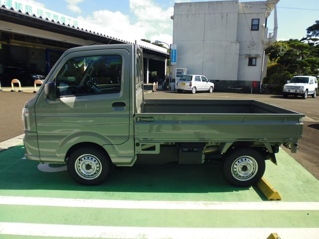 キャリイトラック ＫＣエアコン・パワステ　５ＭＴ車　パワーウィンドウ　スズキセーフティサポート　コーナーセンサー　キーレスエントリー　オートライト　純正ラジオ　元試乗車（8枚目）
