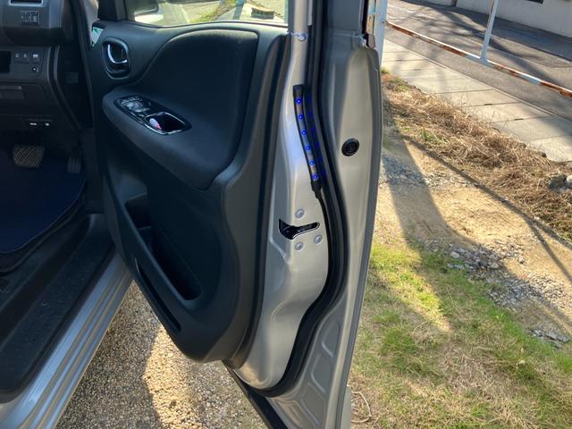 セレナ ハイウェイスター　Ｓ－ハイブリッド　Ｖセレクション　パノラミックルーフ　エアロ　純正ナビＴＶ　ＤＶＤ再生　フリップダウンモニター　ＥＴＣ　両側パワースライドドア　コーナーセンサー　社外アルミ　８人乗り　バックカメラ　バッテリー新品（2枚目）