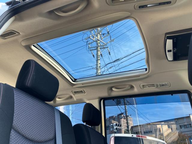 セレナ ハイウェイスター　Ｓ－ハイブリッド　Ｖセレクション　パノラミックルーフ　エアロ　純正ナビＴＶ　ＤＶＤ再生　フリップダウンモニター　ＥＴＣ　両側パワースライドドア　コーナーセンサー　社外アルミ　８人乗り　バックカメラ　バッテリー新品（3枚目）