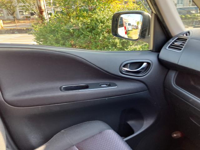 セレナ ハイウェイスター　Ｓ－ハイブリッド　Ｖセレクション　パノラミックルーフ　エアロ　純正ナビＴＶ　ＤＶＤ再生　フリップダウンモニター　ＥＴＣ　両側パワースライドドア　コーナーセンサー　社外アルミ　８人乗り　バックカメラ　バッテリー新品（5枚目）