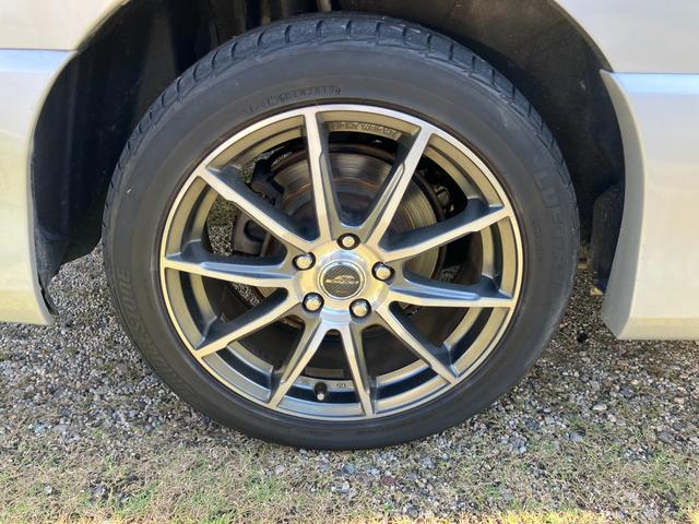 セレナ ハイウェイスター　Ｓ－ハイブリッド　Ｖセレクション　パノラミックルーフ　エアロ　純正ナビＴＶ　ＤＶＤ再生　フリップダウンモニター　ＥＴＣ　両側パワースライドドア　コーナーセンサー　社外アルミ　８人乗り　バックカメラ　バッテリー新品（16枚目）