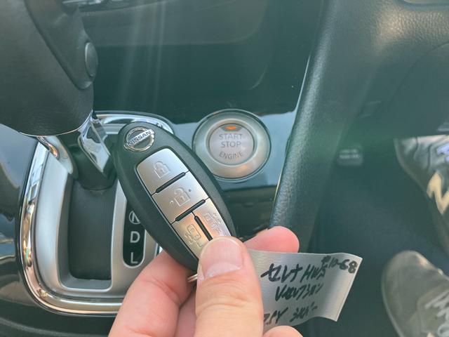 セレナ ハイウェイスター　Ｓ－ハイブリッド　Ｖセレクション　パノラミックルーフ　エアロ　純正ナビＴＶ　ＤＶＤ再生　フリップダウンモニター　ＥＴＣ　両側パワースライドドア　コーナーセンサー　社外アルミ　８人乗り　バックカメラ　バッテリー新品（20枚目）