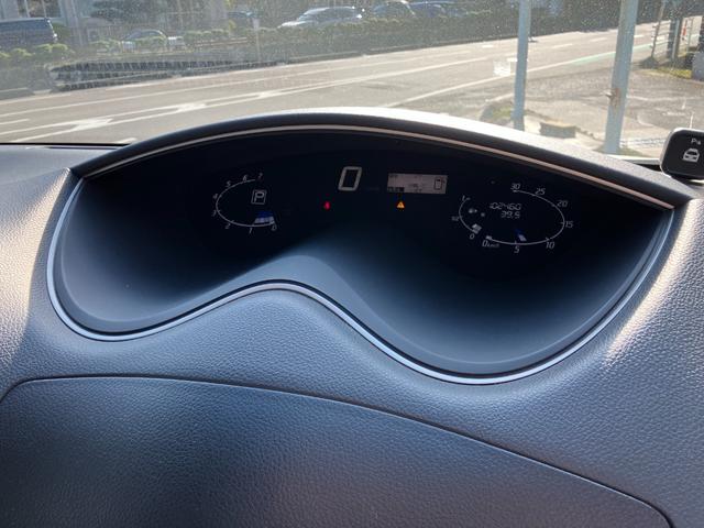 セレナ ハイウェイスター　Ｓ－ハイブリッド　Ｖセレクション　パノラミックルーフ　エアロ　純正ナビＴＶ　ＤＶＤ再生　フリップダウンモニター　ＥＴＣ　両側パワースライドドア　コーナーセンサー　社外アルミ　８人乗り　バックカメラ　バッテリー新品（31枚目）