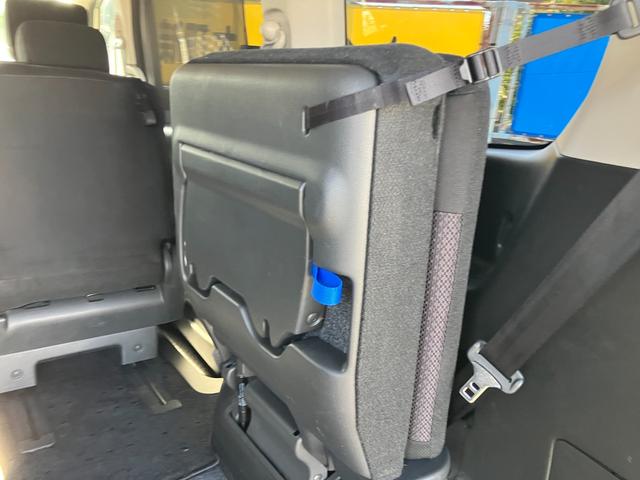 セレナ ハイウェイスター　Ｓ－ハイブリッド　Ｖセレクション　パノラミックルーフ　エアロ　純正ナビＴＶ　ＤＶＤ再生　フリップダウンモニター　ＥＴＣ　両側パワースライドドア　コーナーセンサー　社外アルミ　８人乗り　バックカメラ　バッテリー新品（34枚目）