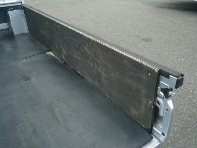 ハイゼットトラック ジャンボSAIIIt LEDヘッドライト 2DINオーディオ ETC フォグランプ キーレス パワーウィンドゥ スマートアシスト 5速マニュアル 4WD(16枚目)