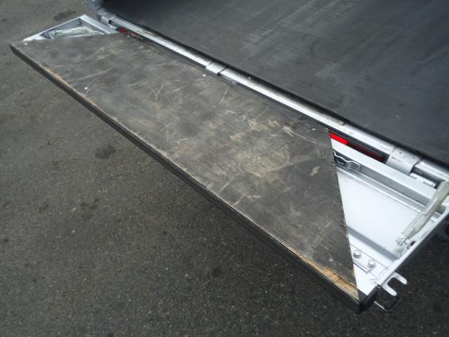 ハイゼットトラック ジャンボSAIIIt LEDヘッドライト 2DINオーディオ ETC フォグランプ キーレス パワーウィンドゥ スマートアシスト 5速マニュアル 4WD(18枚目)