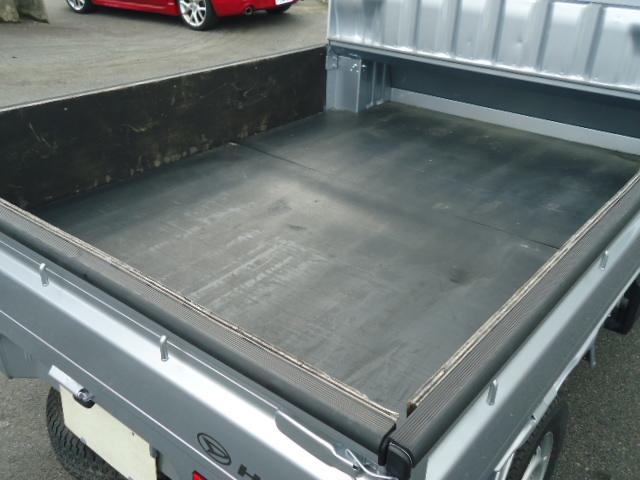 ハイゼットトラック ジャンボSAIIIt LEDヘッドライト 2DINオーディオ ETC フォグランプ キーレス パワーウィンドゥ スマートアシスト 5速マニュアル 4WD(19枚目)