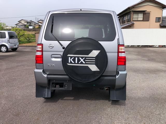 キックス ＲＸ　４ＷＤ　ターボ　純正ナビ　フルセグ　Ｂｌｕｅｔｏｏｔｈ　ＥＴＣ　キーレス　シートヒーター　　盗難防止システム　　衝突安全ボディ　４ＷＤ車　背面タイヤ　フォグ　ワンオーナー（8枚目）