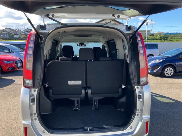 エスクァイア Xi サイドリフトアップシート 純正ナビ フルセグ Bluetooth バックカメラ ETC LED キーレス 両側電動スライド トヨタセーフティセンス(19枚目)