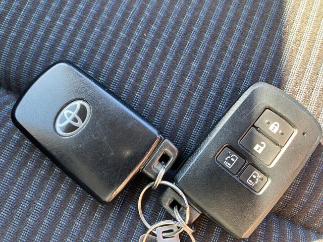 ヴォクシー X 純正ナビ フルセグ Bluetooth バックカメラ ETC スマートキー アイドリングストップ機能 ダブルエアコン WSRS 衝突安全ボディ フルフラット 横滑防止 LEDライト 三列シート(15枚目)