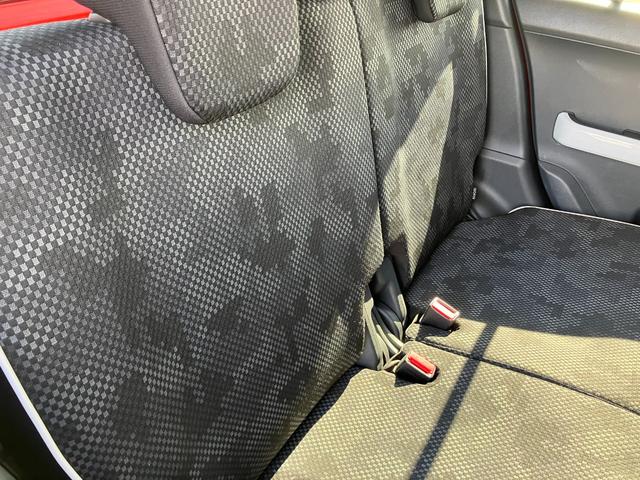 ハスラー Ｘ　純正ナビ　フルセグ　Ｂｌｕｅｔｏｏｔｈ　ＥＴＣ　ＨＩＤ　スマートキー　エネチャージ　キーフリーシステム　シートヒーター付き　イモビライザー　ベンチシートフルフラット　オートライト（21枚目）