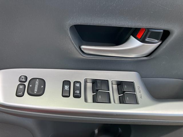 プリウスアルファ G 純正ナビ フルセグ バックカメラ HID ETC 盗難防止装置 衝突安全ボディ エアバッグ ABS オートクルーズコントロール フルオートエアコン サイドSRS(13枚目)