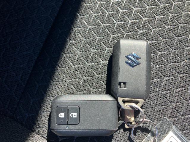 スイフト ＸＧ　　５ＭＴ　ディスプレイオーディオ　Ｂｌｕｅｔｏｏｔｈ　ＬＥＤ　スマートキー　リアコーナーセンサー　フルオートエアコン　横滑り防止システム　Ａライト　衝突安全ボディ　スマートキープッシュスタート（15枚目）