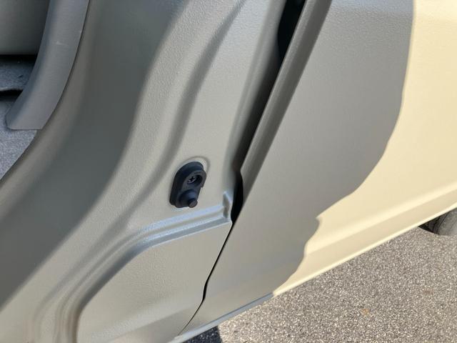エブリイ ＰＣリミテッド　ラプターライナー　純正ナビ　バックカメラ　ＥＴＣ　ワンセグ　キーレス　セキュリティーアラーム　横滑り防止装置　キーレスエントリー　パワーステアリング　マニュアルエアコン　ＡＢＳ　衝突安全ボディ　デュアルカメラサポート（18枚目）
