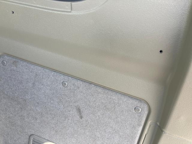 エブリイ ＰＣリミテッド　ラプターライナー　純正ナビ　バックカメラ　ＥＴＣ　ワンセグ　キーレス　セキュリティーアラーム　横滑り防止装置　キーレスエントリー　パワーステアリング　マニュアルエアコン　ＡＢＳ　衝突安全ボディ　デュアルカメラサポート（20枚目）