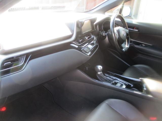 C-HR G 1オーナー車・衝突被害軽減ブレーキ・純正ナビ・バックカメラ・クルーズコントロール・シートヒーター・アルミ・キーフリー&プッシュスタート・電動格納ミラー・ドラレコ・走行46800キロ・車検整備2年付(16枚目)