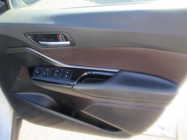 C-HR G 1オーナー車・衝突被害軽減ブレーキ・純正ナビ・バックカメラ・クルーズコントロール・シートヒーター・アルミ・キーフリー&プッシュスタート・電動格納ミラー・ドラレコ・走行46800キロ・車検整備2年付(49枚目)