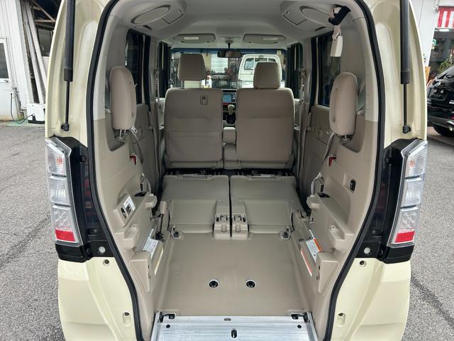 Ｎ－ＢＯＸ＋ Ｇ・Ｌパッケージ　車いす仕様車　スロープ　電動ウインチ　純正ＳＤナビ　ワンセグＴＶ　ＤＶＤ　バックモニター　スマートキー　オートエアコン　両側スライド　アイドリングストップ　ベンチシート　横滑り防止　禁煙車（10枚目）