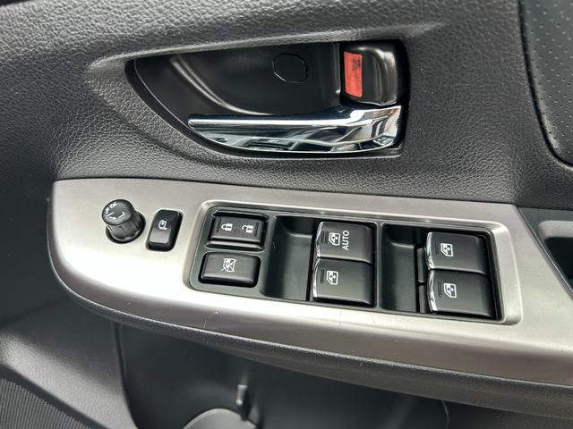 インプレッサスポーツ 2.0iアイサイト アクティブスタイル VER3 後期型 サンルーフ 4WD リヤフォグ ルーフレール HDDナビBluetoothオーディオ フルセグTV バックモニター スマートキー ETC パワーシート ハーフレザーシート 禁煙車(69枚目)