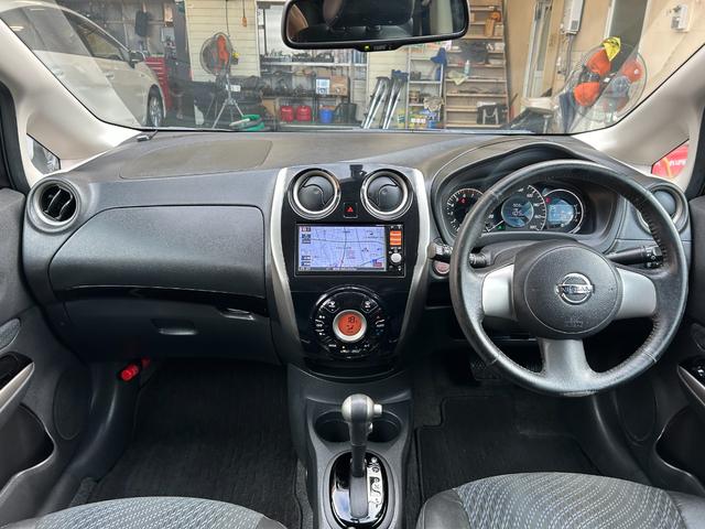 ノート メダリスト 現状販売車 車検2年付 純正ナビ フルセグTV アラウンドビューモニター スマートキー2本 プッシュスタート ETC スーパーチャージャー ハーフレザーシート オートライト 保証書 取扱説明書(25枚目)
