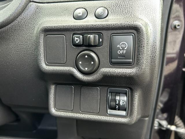 ノート メダリスト 現状販売車 車検2年付 純正ナビ フルセグTV アラウンドビューモニター スマートキー2本 プッシュスタート ETC スーパーチャージャー ハーフレザーシート オートライト 保証書 取扱説明書(37枚目)