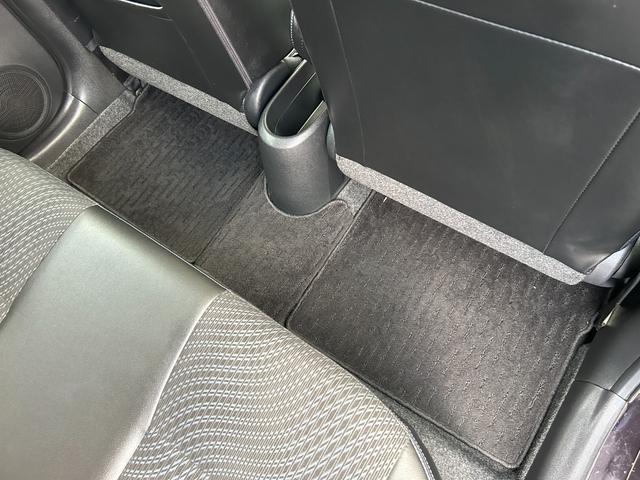 ノート メダリスト 現状販売車 車検2年付 純正ナビ フルセグTV アラウンドビューモニター スマートキー2本 プッシュスタート ETC スーパーチャージャー ハーフレザーシート オートライト 保証書 取扱説明書(44枚目)