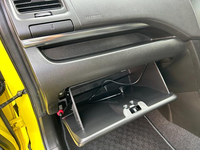 スイフトスポーツ ベースグレード 1オーナー車 SDナビ フルセグTV USB DVD再生 エアロ HIDヘッドライト フォグ オートライト 純正17インチアルミ クルーズコントロール パドルシフト オートエアコン 横滑り防止 禁煙(38枚目)
