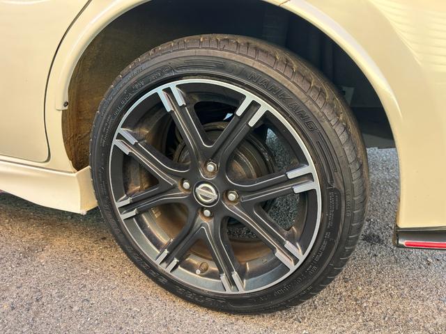 マーチ ニスモ 純正SDナビ Bluetoothオーディオ フルセグTV バックモニター スマートキー ETC 純正16インチアルミ フルエアロ オートエアコン 専用ステアリング(10枚目)