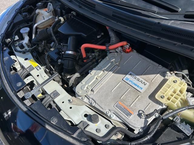 ノート e-パワー X 下取り車 Bluetoothオーディオ ディスプレイオーディオ USB バックモニター スマートキー プッシュスタート ETC 衝突軽減ブレーキ 車線逸脱警報 オートエアコン 社外アルミホイール 買取(20枚目)
