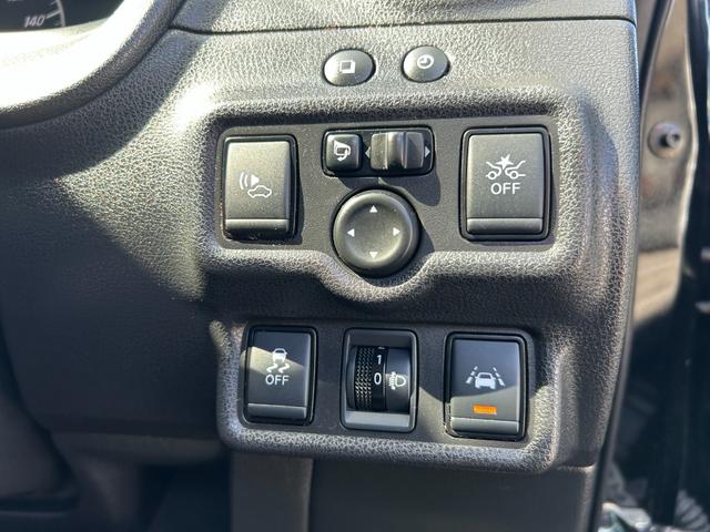 ノート e-パワー X 下取り車 Bluetoothオーディオ ディスプレイオーディオ USB バックモニター スマートキー プッシュスタート ETC 衝突軽減ブレーキ 車線逸脱警報 オートエアコン 社外アルミホイール 買取(35枚目)