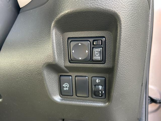 キューブ 15X 純正SDナビ バックモニター フルセグTV CD再生 ETC スマートキー2本 プッシュスタート アイドリングストップ プライバシーガラス ベンチシート 車検2年付 取扱説明書 禁煙車(32枚目)