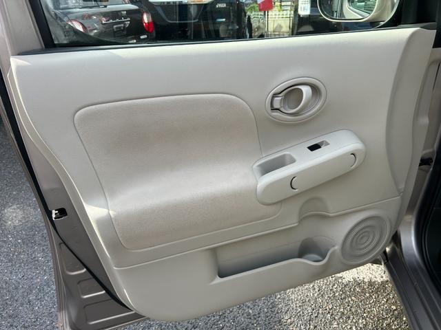 キューブ 15X 純正SDナビ バックモニター フルセグTV CD再生 ETC スマートキー2本 プッシュスタート アイドリングストップ プライバシーガラス ベンチシート 車検2年付 取扱説明書 禁煙車(46枚目)