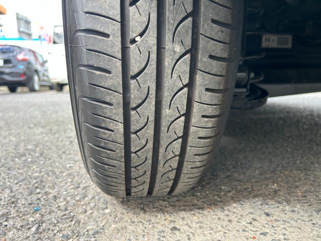 デミオ １３－スカイアクティブ　純正ＳＤナビ　ワンセグＴＶ　ＣＤ再生　ＥＴＣ　アイドリングストップ　横滑り防止　キーレス　オートエアコン　タイミングチェーン　ＡＢＳ　取扱説明書　保証書　記録簿　禁煙車　スピリティッドグリーン（11枚目）