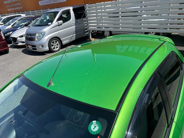 デミオ １３－スカイアクティブ　純正ＳＤナビ　ワンセグＴＶ　ＣＤ再生　ＥＴＣ　アイドリングストップ　横滑り防止　キーレス　オートエアコン　タイミングチェーン　ＡＢＳ　取扱説明書　保証書　記録簿　禁煙車　スピリティッドグリーン（18枚目）