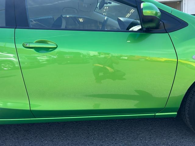 デミオ １３－スカイアクティブ　純正ＳＤナビ　ワンセグＴＶ　ＣＤ再生　ＥＴＣ　アイドリングストップ　横滑り防止　キーレス　オートエアコン　タイミングチェーン　ＡＢＳ　取扱説明書　保証書　記録簿　禁煙車　スピリティッドグリーン（57枚目）