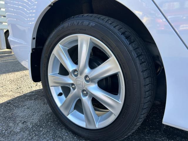 インサイト LS 純正HDDナビ ワンセグTV バックモニター 純正HIDヘッドライト オートライト フォグ 純正アルミホイール ETC 横滑り防止 パドルシフト 革巻きハンドル オートエアコン 禁煙車 車検2年付(12枚目)