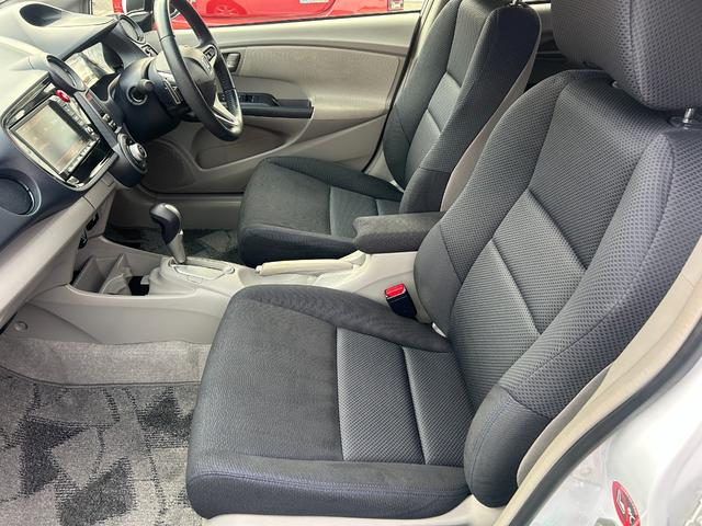 インサイト LS 純正HDDナビ ワンセグTV バックモニター 純正HIDヘッドライト オートライト フォグ 純正アルミホイール ETC 横滑り防止 パドルシフト 革巻きハンドル オートエアコン 禁煙車 車検2年付(25枚目)