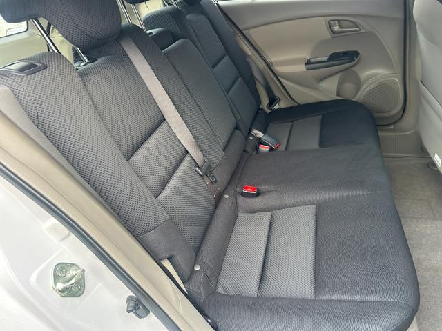 インサイト LS 純正HDDナビ ワンセグTV バックモニター 純正HIDヘッドライト オートライト フォグ 純正アルミホイール ETC 横滑り防止 パドルシフト 革巻きハンドル オートエアコン 禁煙車 車検2年付(26枚目)