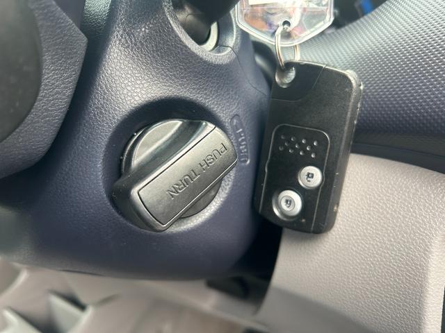 インサイト LS 純正HDDナビ ワンセグTV バックモニター 純正HIDヘッドライト オートライト フォグ 純正アルミホイール ETC 横滑り防止 パドルシフト 革巻きハンドル オートエアコン 禁煙車 車検2年付(34枚目)