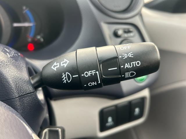 インサイト LS 純正HDDナビ ワンセグTV バックモニター 純正HIDヘッドライト オートライト フォグ 純正アルミホイール ETC 横滑り防止 パドルシフト 革巻きハンドル オートエアコン 禁煙車 車検2年付(38枚目)