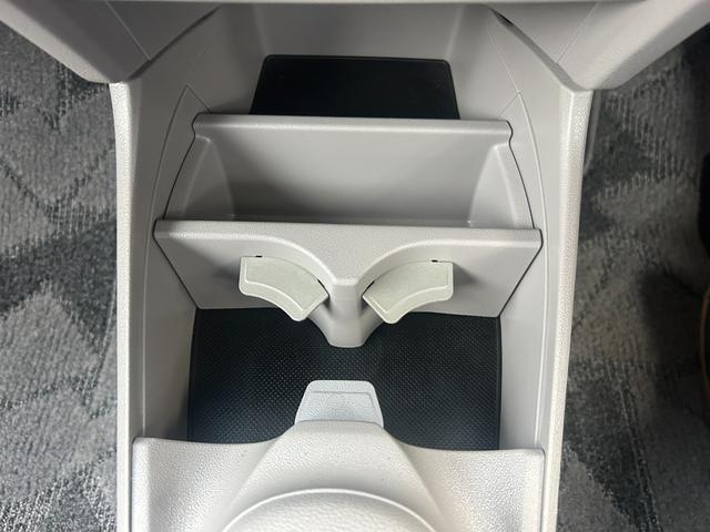 インサイト LS 純正HDDナビ ワンセグTV バックモニター 純正HIDヘッドライト オートライト フォグ 純正アルミホイール ETC 横滑り防止 パドルシフト 革巻きハンドル オートエアコン 禁煙車 車検2年付(48枚目)