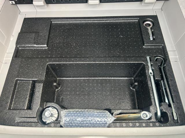 インサイト LS 純正HDDナビ ワンセグTV バックモニター 純正HIDヘッドライト オートライト フォグ 純正アルミホイール ETC 横滑り防止 パドルシフト 革巻きハンドル オートエアコン 禁煙車 車検2年付(49枚目)