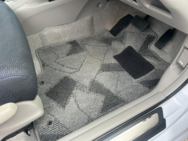 インサイト LS 純正HDDナビ ワンセグTV バックモニター 純正HIDヘッドライト オートライト フォグ 純正アルミホイール ETC 横滑り防止 パドルシフト 革巻きハンドル オートエアコン 禁煙車 車検2年付(50枚目)