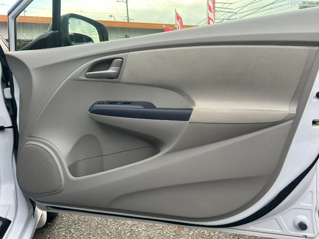 インサイト LS 純正HDDナビ ワンセグTV バックモニター 純正HIDヘッドライト オートライト フォグ 純正アルミホイール ETC 横滑り防止 パドルシフト 革巻きハンドル オートエアコン 禁煙車 車検2年付(53枚目)