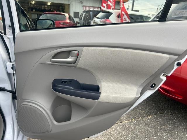 インサイト LS 純正HDDナビ ワンセグTV バックモニター 純正HIDヘッドライト オートライト フォグ 純正アルミホイール ETC 横滑り防止 パドルシフト 革巻きハンドル オートエアコン 禁煙車 車検2年付(55枚目)