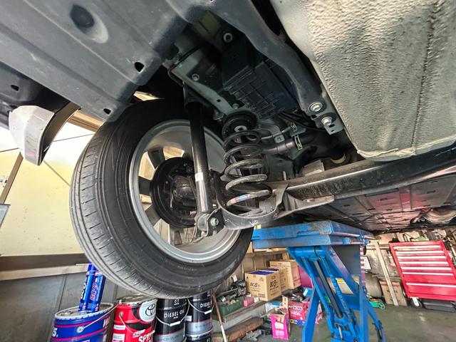 インサイト LS 純正HDDナビ ワンセグTV バックモニター 純正HIDヘッドライト オートライト フォグ 純正アルミホイール ETC 横滑り防止 パドルシフト 革巻きハンドル オートエアコン 禁煙車 車検2年付(56枚目)