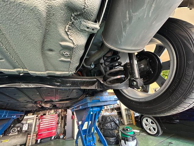 インサイト LS 純正HDDナビ ワンセグTV バックモニター 純正HIDヘッドライト オートライト フォグ 純正アルミホイール ETC 横滑り防止 パドルシフト 革巻きハンドル オートエアコン 禁煙車 車検2年付(57枚目)